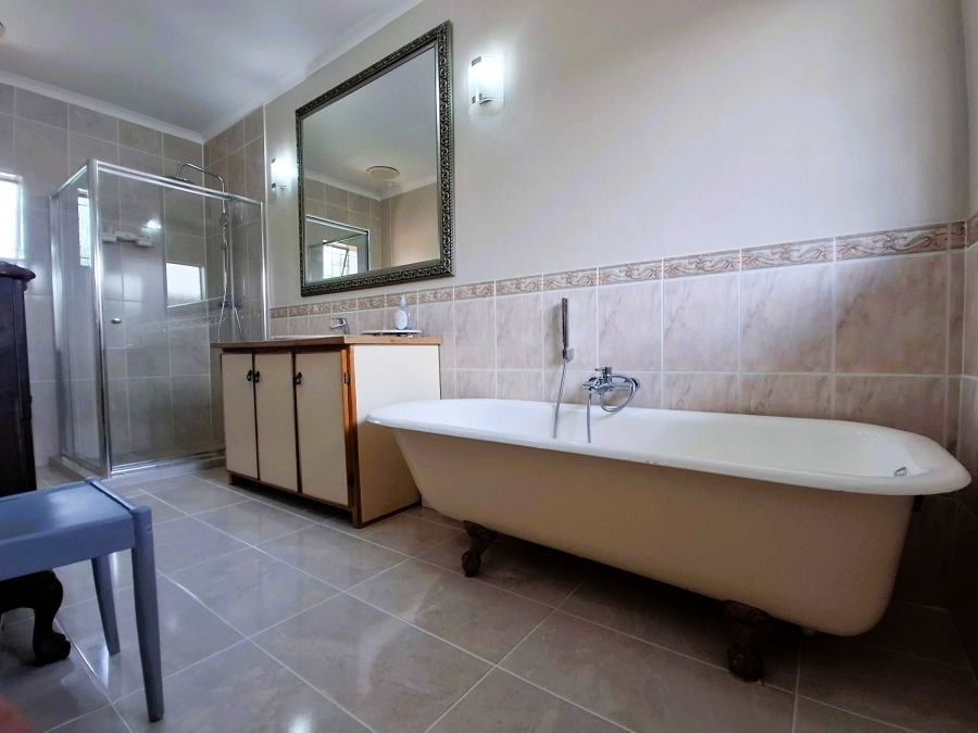 5 Bedroom Property for Sale in Doringkruin North West